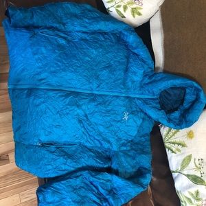 Arc’teryx ultra-light men’s XXL snowboard jacket